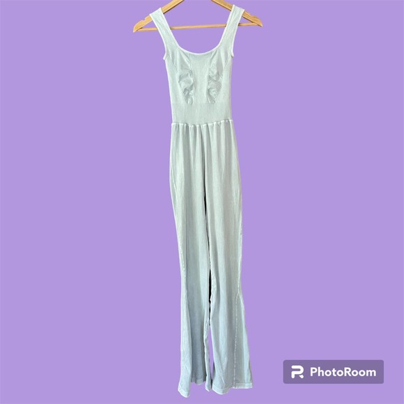 Free People Movement Good Karma Flared Onesie Ice Grey Size XS/Small NEW - Picture 6 of 8